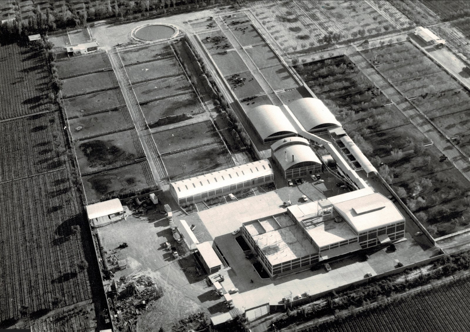 Vista aérea histórica del frigorífico — década de 1960